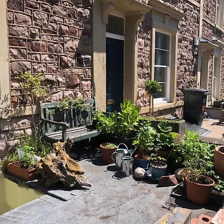 Beautiful, Well Positioned Flat In Clifton Wood * Бристоль