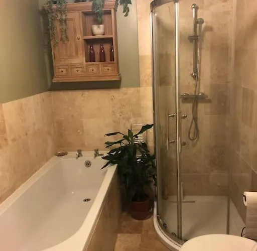 Beautiful, Well Positioned Flat In Clifton Wood Апартаменты *