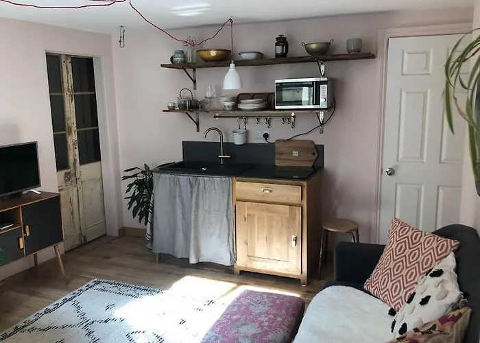 Beautiful, Well Positioned Flat In Clifton Wood Apartment *