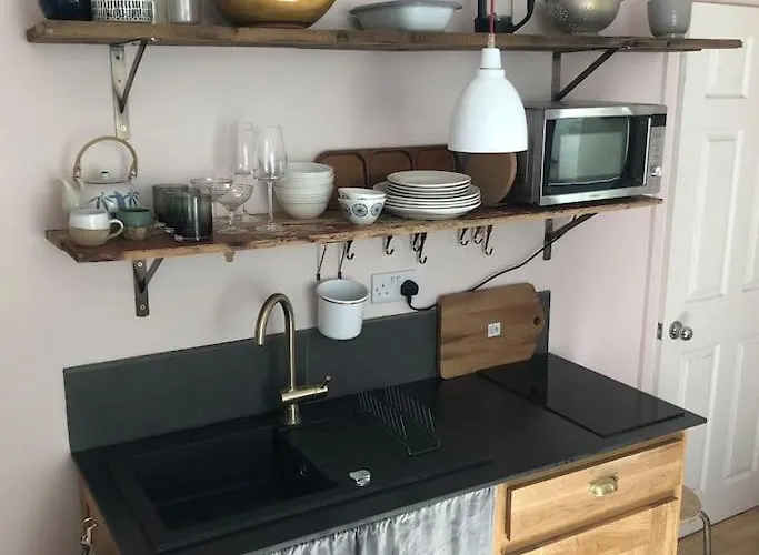 Apartment Beautiful, Well Positioned Flat In Clifton Wood Bristol