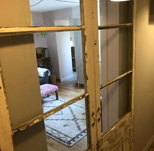 Apartment Beautiful, Well Positioned Flat In Clifton Wood *