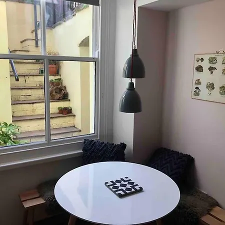 Beautiful, Well Positioned Flat In Clifton Wood Bristol